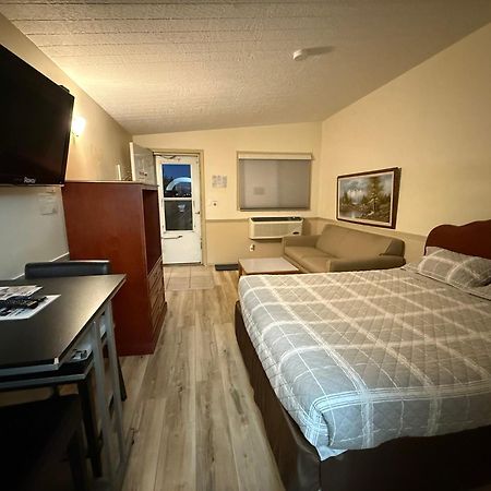 Centre Suite Inns Motel Bonnyville Exterior photo