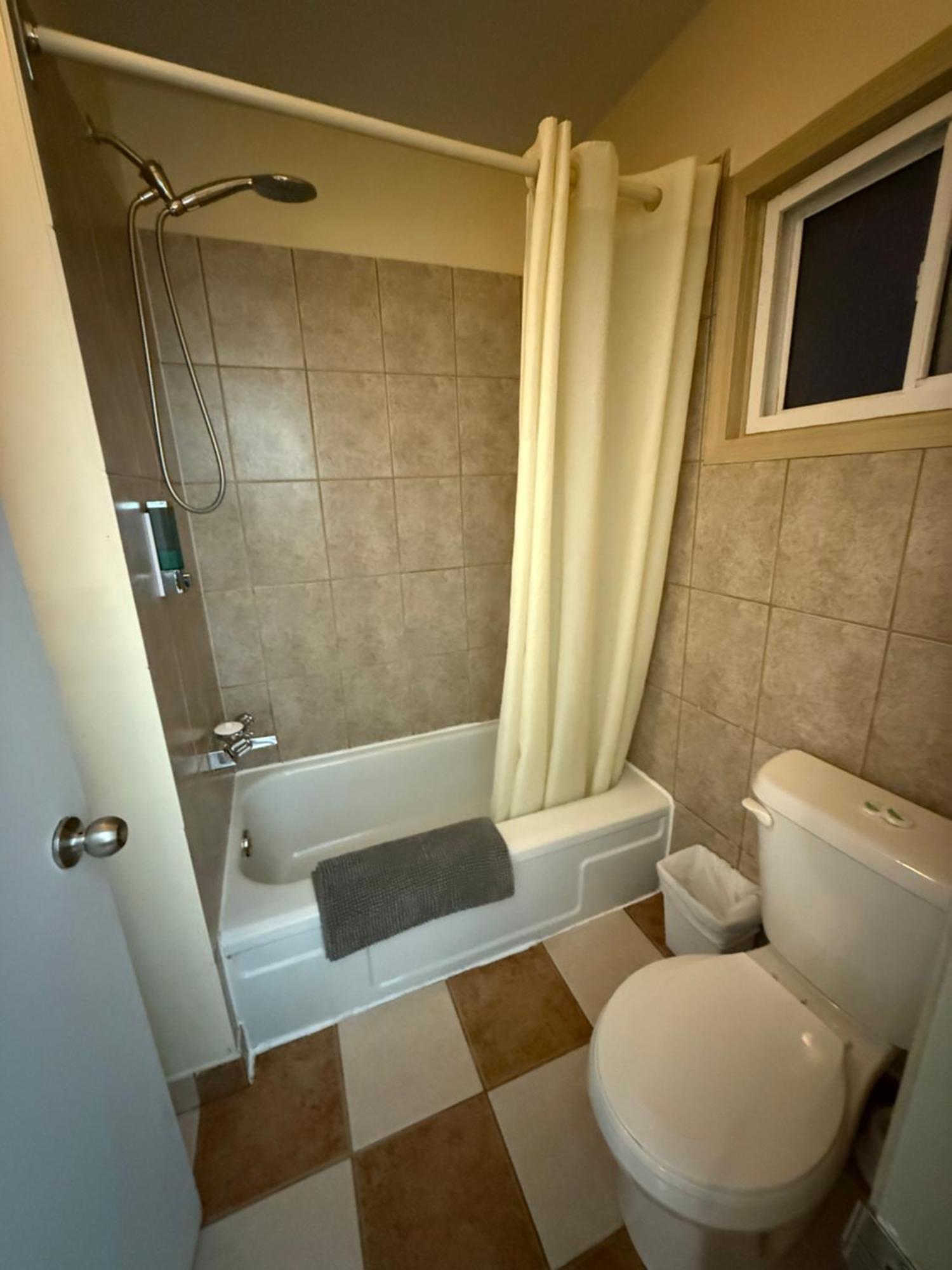 Centre Suite Inns Motel Bonnyville Exterior photo