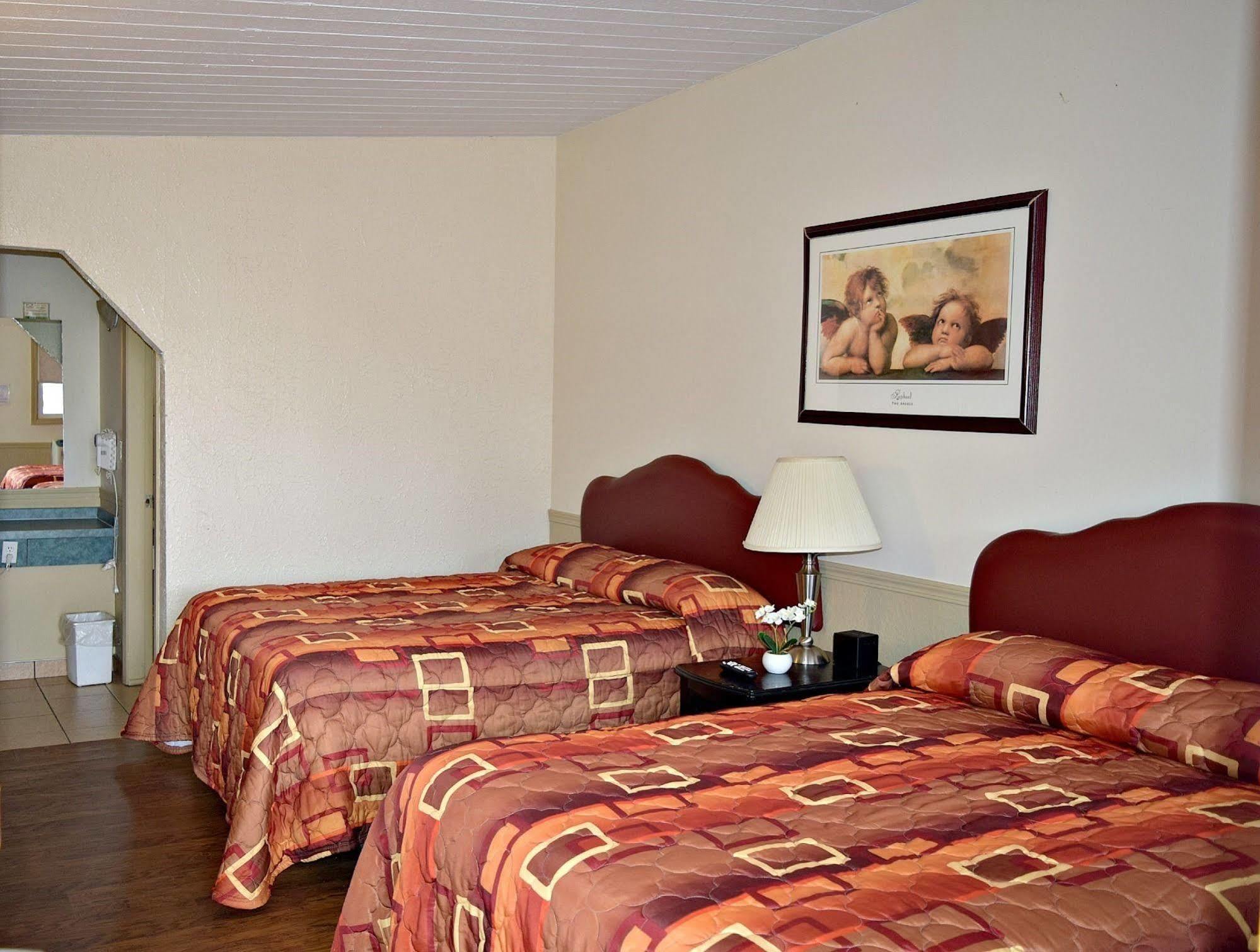 Centre Suite Inns Motel Bonnyville Exterior photo